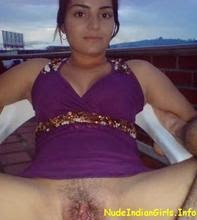 Desi aunty posing nude showing pics photos