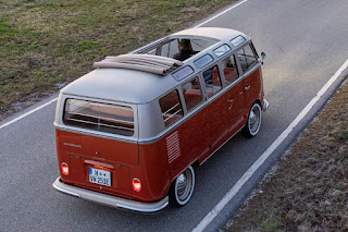 Volkswagen e-Bulli (2020) Rear Side