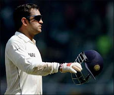 Dhoni being calm