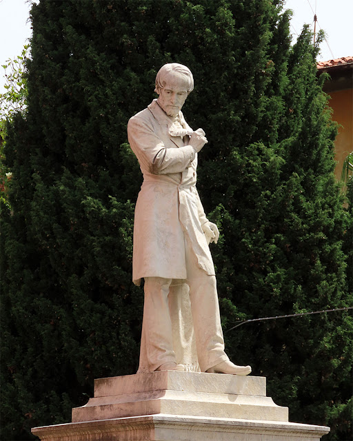 Giuseppe Mazzini by Orazio Andreoni, Piazza Mazzini, Pisa