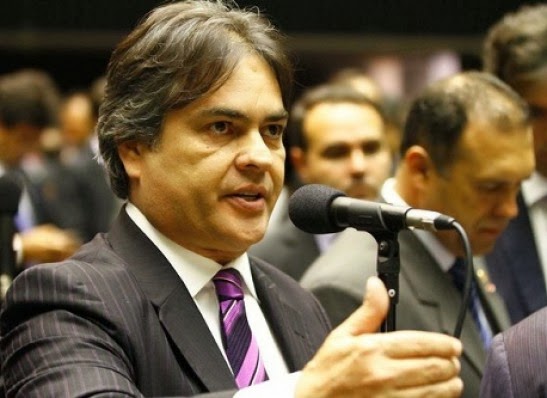 Cássio Cunha Lima pede que governo aceite críticas