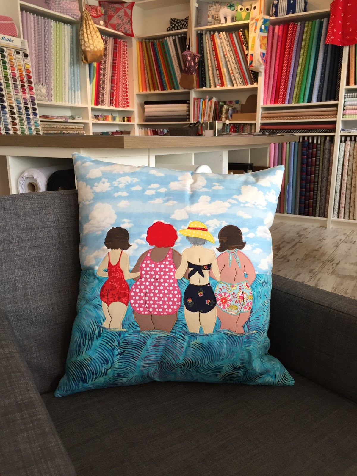 ArianeB Handmade: Meine Ladies im Wasser als Kissen und eine tolle Quilt -Ausstellung