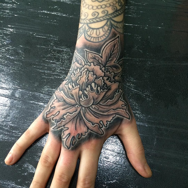 70 Designs de Tatuagens para as Mãos que Você Vai Amar