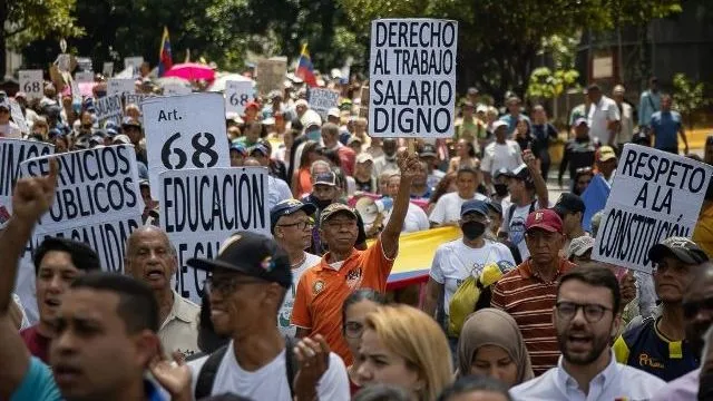 Cacerolazo y ollas vacías por menguado salario: Trabajadores siguen protestando