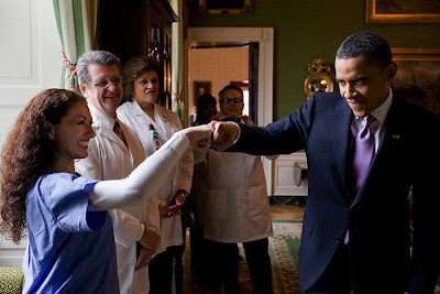 Fist-Bumping Obama Seen On www.coolpicturegallery.us