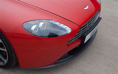 aston martin 2012 v8 vantage head light