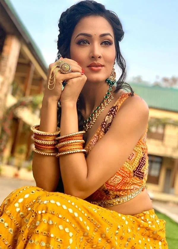 Vidisha Srivastava hot saree actress