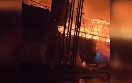 foto kebakaran gudang jatibening bekasi