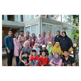 family potrait foto keluarga nazaruddin hutabarat - villa maria dago village bandung