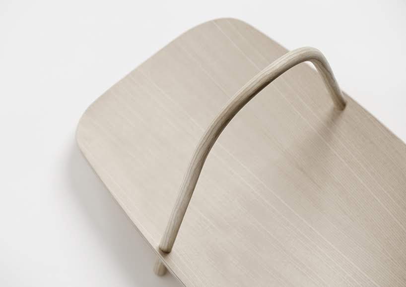 El diseño de este revistero combina dos tecnologías en madera