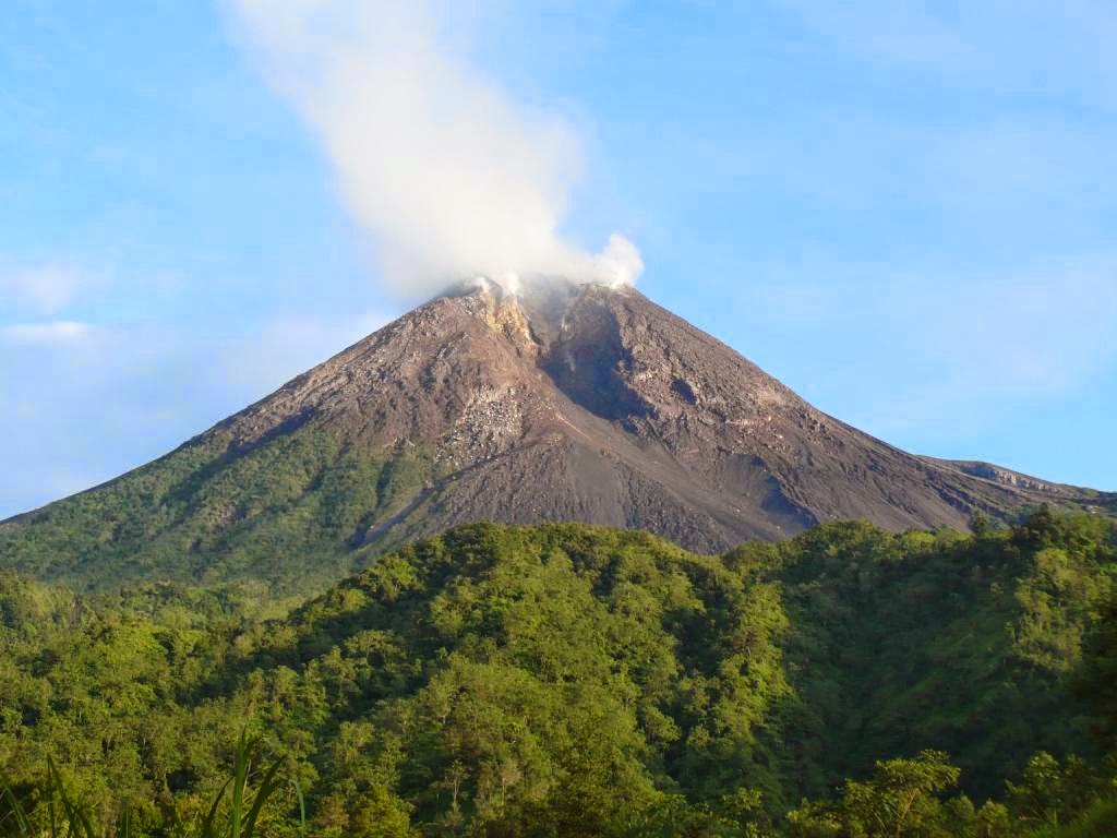 Kumpulan Foto Gunung Di Jawa Tengah Terbaru 2019