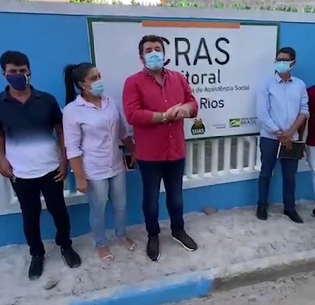Prefeito de Entre Rios entrega unidade do CRAS e divulga novidades para Porto de Sauípe