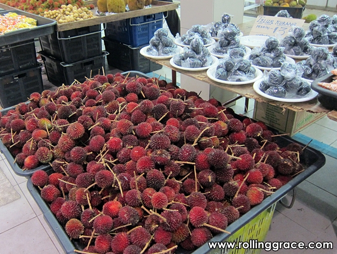 Pasar Pelbagai Barangan Gadong