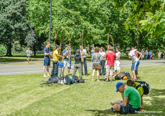 Aula de capoeira no Hyde Park, Londres