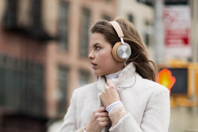 Danger! Bad Effect of Wearing Headphones for Hair