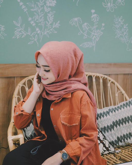 Collection of The Most Beautiful Hijab Girl Wallpapers from Selebgram 2018