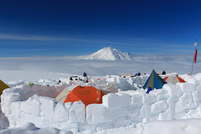 Basin Camp - baza położona na wysokości 4330 m n.p.m.