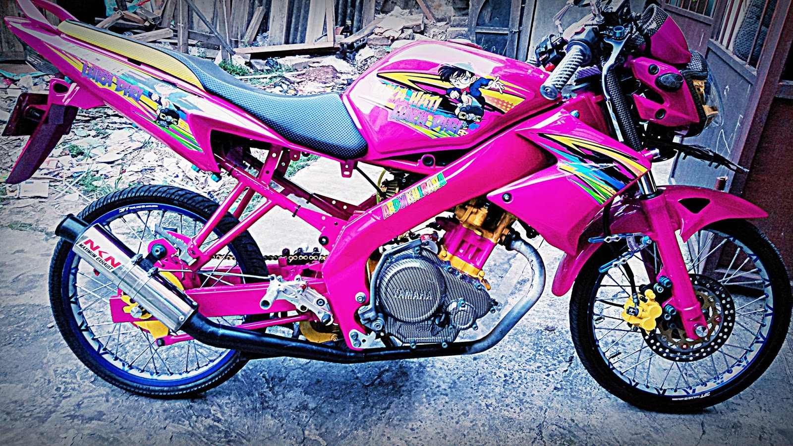 Modifikasi Vixion Warna Pink Terunik Klobot Modif