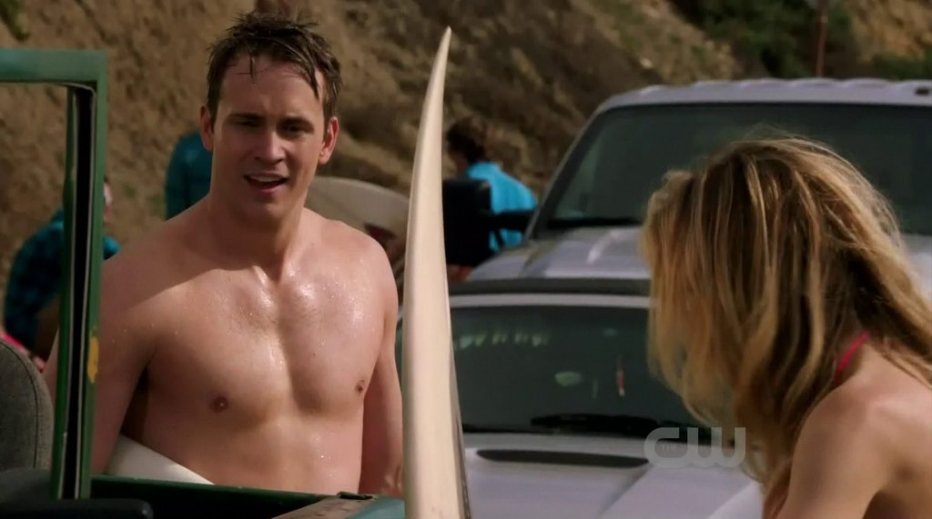 Robert Hoffman is shirtless in the episode Bride and Prejudice of 90210