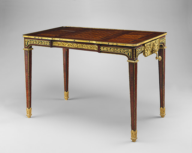 The inventory number painted underneath the top allows this table to be identified as the one delivered by Riesener for use of Queen Marie Antoinette to the Château of Versailles in 1778.