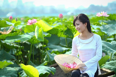 Viet Nam Woman