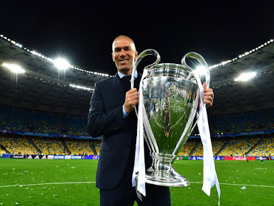 FLORENTINO PEREZ MENGINGINKAN KEMBALI JASA ZIDANE DI SANTIAGO BERNABEU