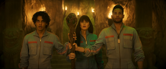 Phone Bhoot Movie Review