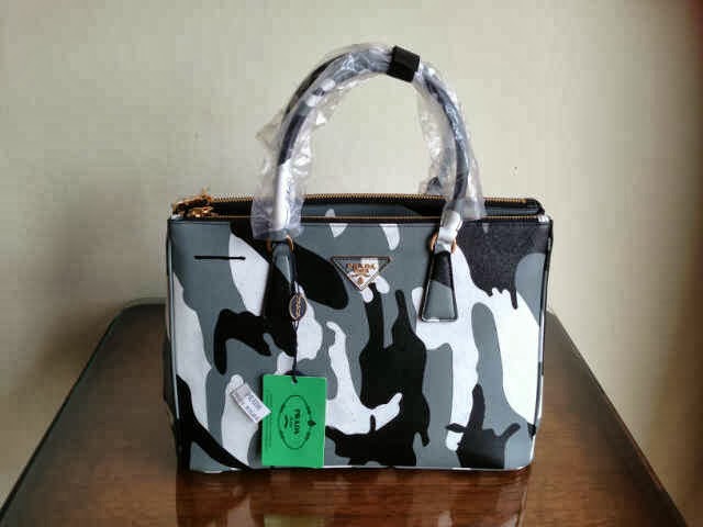 Kinda Kollection: Prada Saffiano Army Look Bag