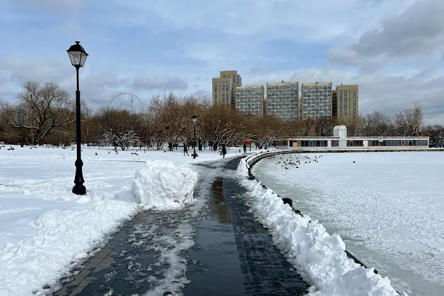 1-я Останкинская улица, Останкинский пруд, жилой комплекс «Седьмое небо»