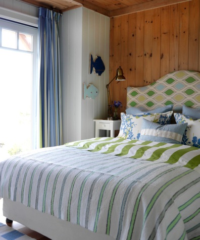 Beach Cabin Style Bedroom Design Idea