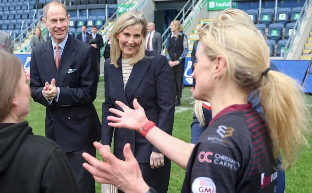 Duchess of Edinburgh wore a navy blue textured wool blazer by Max Mara and stripe ruched sleeve cashmere sweater by Frame