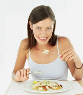 5 Cara menikmati makanan favorit saat diet ragam wanita