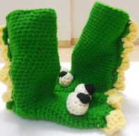 Sweet Nothings Crochet free crochet pattern blog, photo of the Dinosaur boots