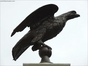 Beacon Hill Eagle Monument de Charles Bulfinch en el Massachusetts State House