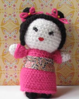 http://www.fairfieldworld.com/files/prod//h2kMLF2oVM.FAIRFIELDPATTERN---AMIGURUMI-JAPANESE-MAIDEN.PDF