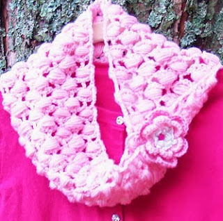 http://margaritapaz42.blogspot.com.es/2013/11/bufanda-de-crochetcon-imagenes-de-paso.html