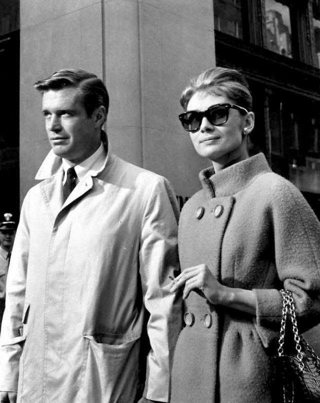 Audrey Hepburn and George Peppard on the Set of ‘Breakfast at Tiffany’s ...