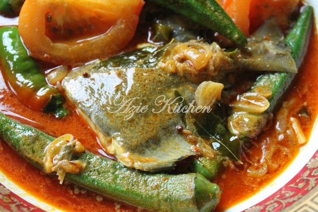 Kari Ikan Bawal Hitam - Azie Kitchen