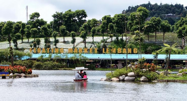  Tempat wisata yang ada di Bandung ini sanggup anda jadikan acuan berlibur anda selanjut Floating Market Lembang, Wisata Belanja Yang Unik