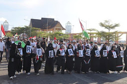 Sekda bersama Ribuan Masyarakat Karimun Ikuti Aksi Solidaritas Membela Palestina 