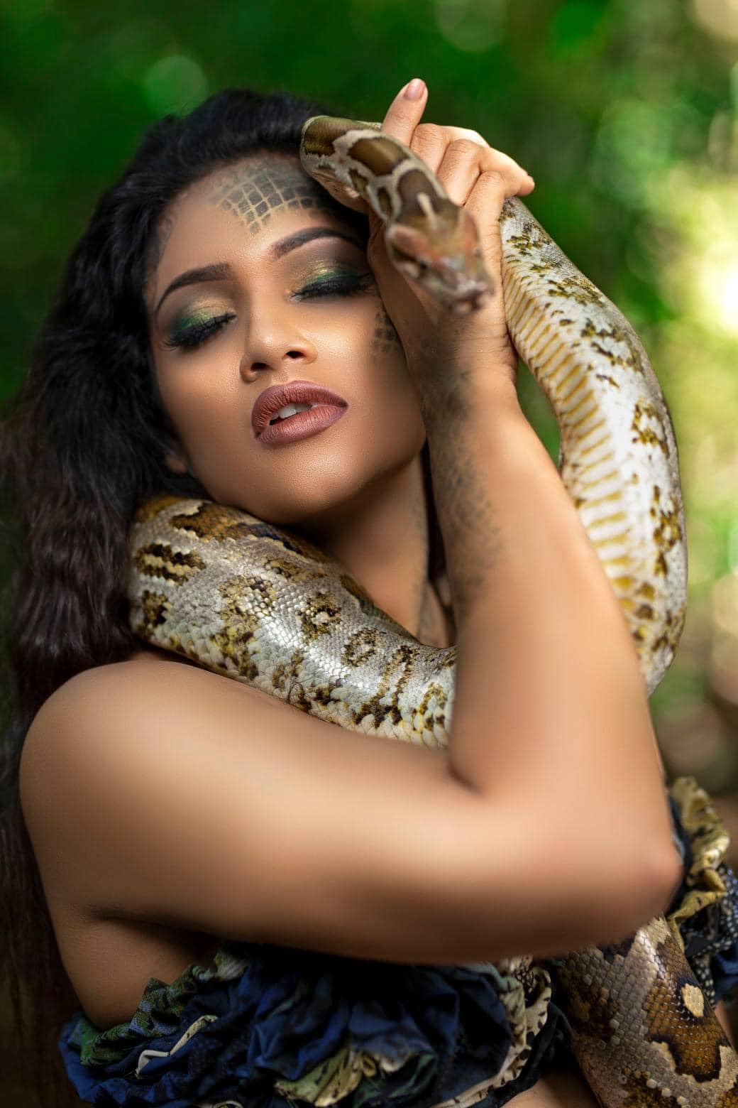Chulakshi Ranathunga Hot Photos