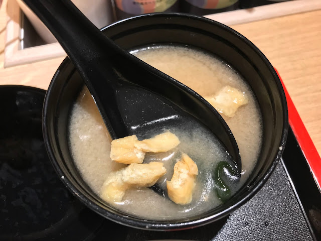 下班必吃，台北小資族晚餐，捷運站附近庶民經濟美食—松屋フーズ—漢堡排飯。大叔詹姆士＊湯