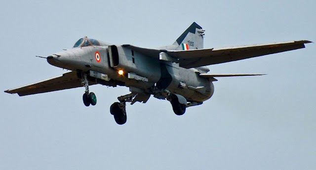 MiG-27 indiano se acidenta