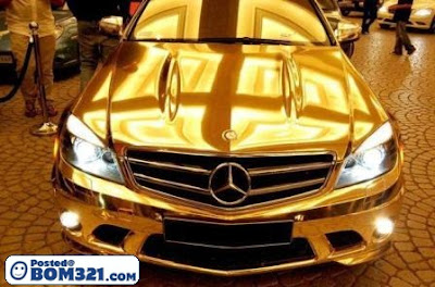 Kereta Mercedes Dari Emas Tulen