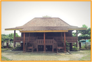 Rumah Tradisional Khas Lampung