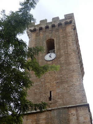 Torre de San Pedro vista desde abajo.