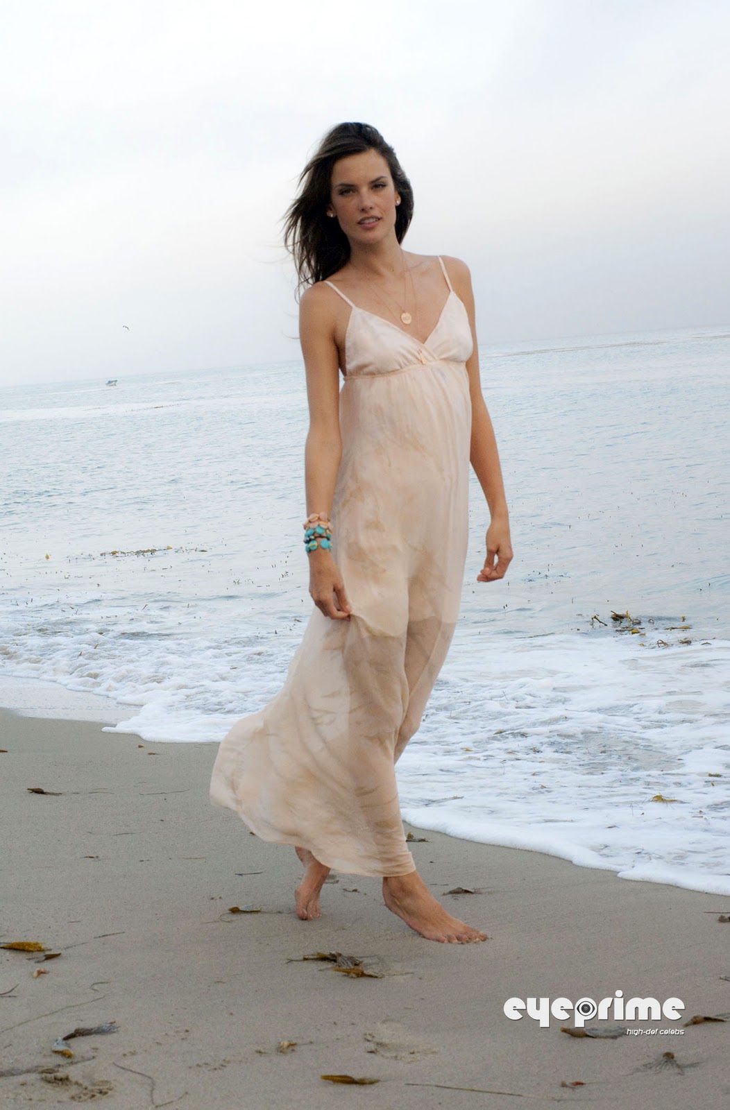 Hot Model Celebrity Alessandra Ambrosio Photoshoot Pics