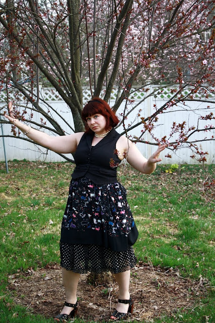 today's outfit, vest, dress, skirt, sandals, flowering plum tree