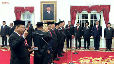 Presiden Jokowi Lantik Menkominfo, Wamen dan Wantimpres di Istana Negara