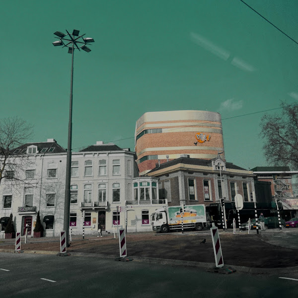 Pathé Arnhem vanuit een rijdende bus